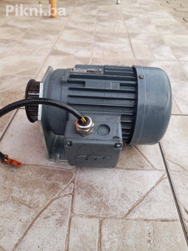 TROFAZNI ELEKTROMOTOR C. BRANDRECHT 0.37 kv / 1380 o/min - 90 KM!