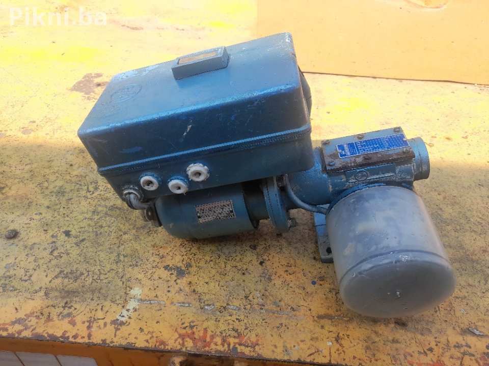 Elektro motor sa puz reduktorom 180w 24 obrtaja