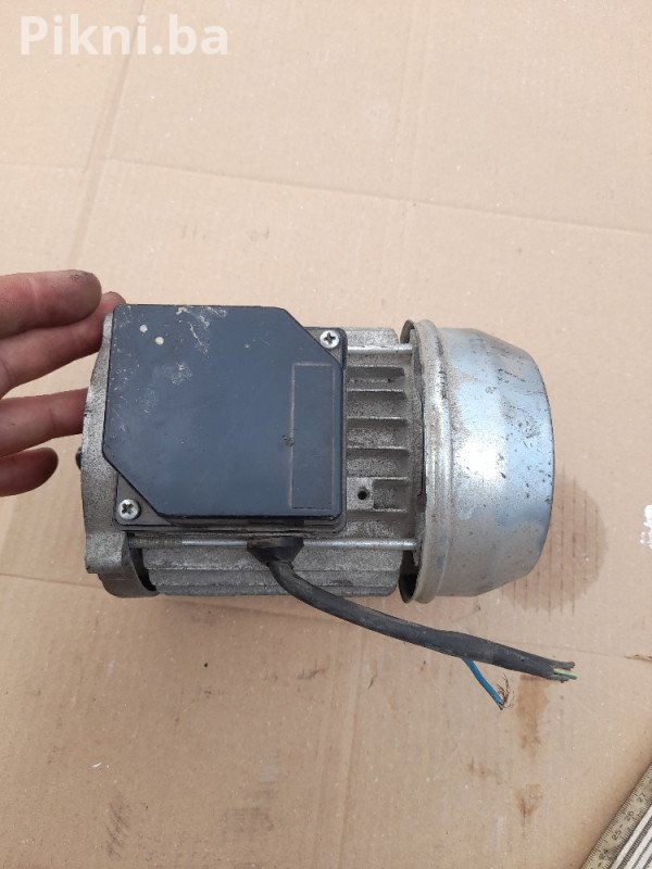Elektro motor 220v elektronika elektomotori