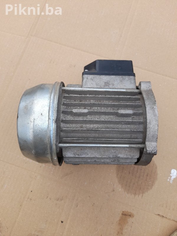 Elektro motor 220v elektronika elektomotori
