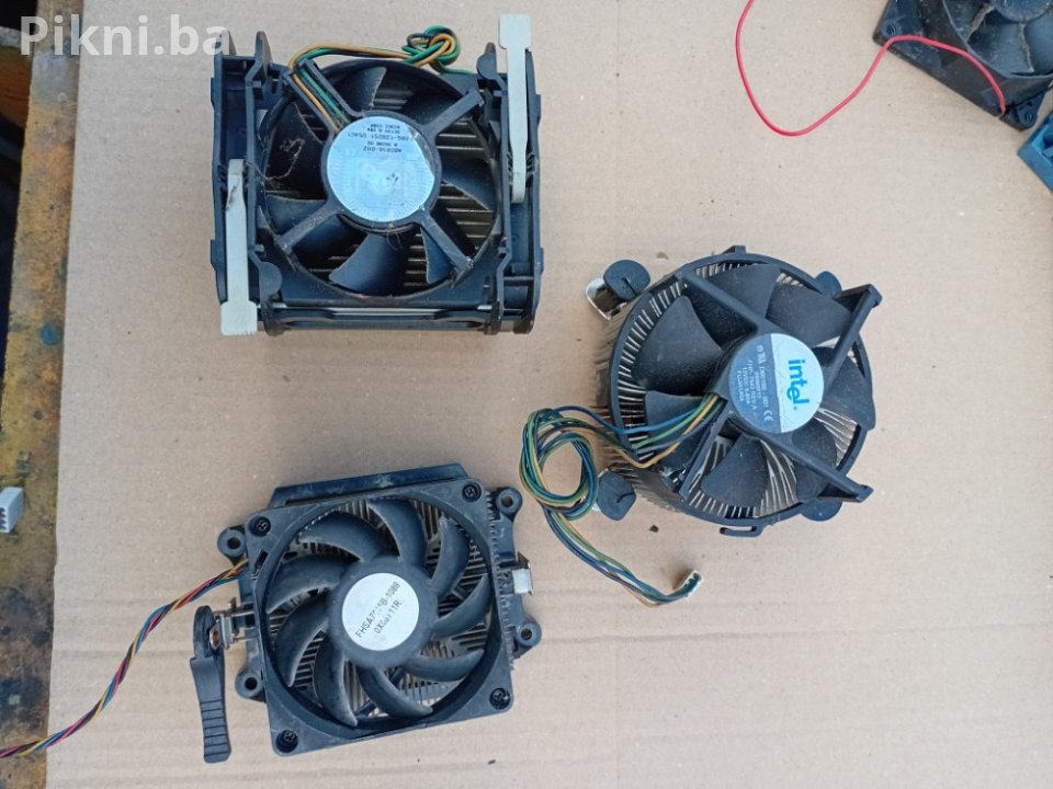 CPU Cooleri / Hladnjaci za procesor - 3 KOMADA (Intel Stock, Baka