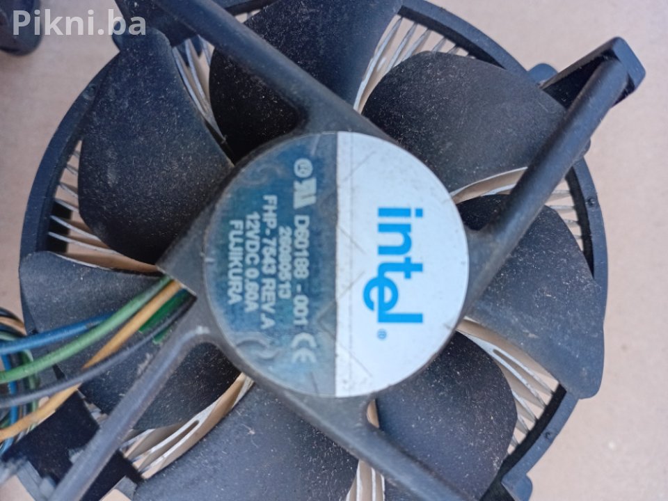 CPU Cooleri / Hladnjaci za procesor - 3 KOMADA (Intel Stock, Baka