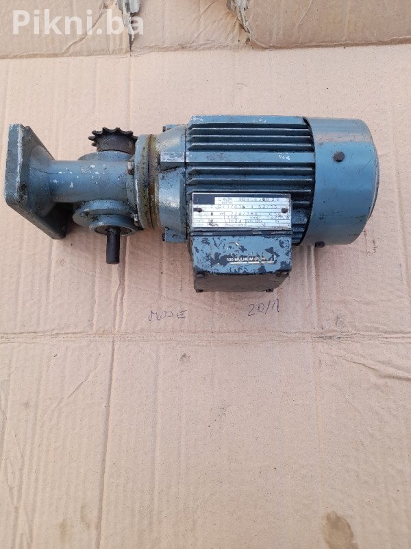 Trofazni ELEKTROMOTOR sa REDUKTOROM (0.18 kW) | Izlaz 65 u min