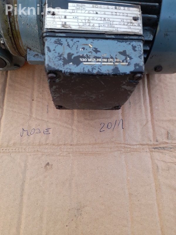 Trofazni ELEKTROMOTOR sa REDUKTOROM (0.18 kW) | Izlaz 65 u min
