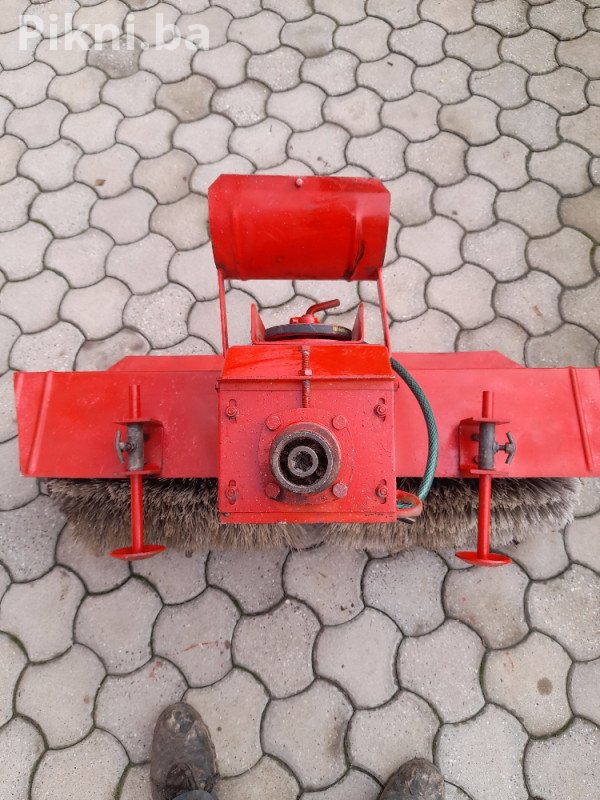 Rotirajuca cetka metla freza motokultivator traktor imt