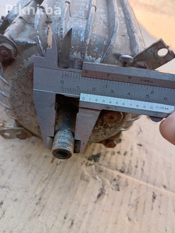Elektro motor elektrokovina 220v 1320 obrtaja elektromotori