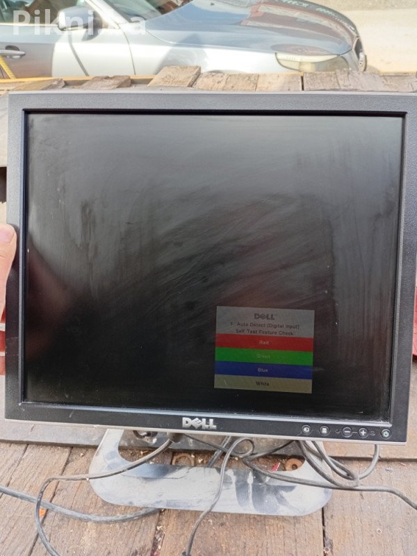 BRZA PRODAJA! Dell Monitor (17/19 inča, DVI/VGA/USB) - Povoljno!