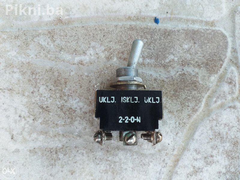 LOT 10x Industrijski Prekidači / Toggle Switches UKLJ-ISKLJ-UKLJ