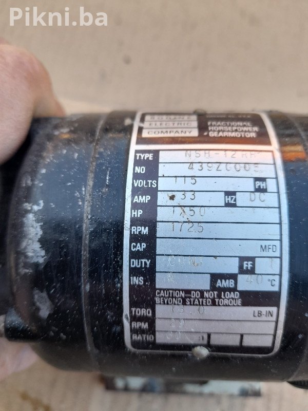 Elektro motor sa reduktorom 110v 1750/29 obrtaja elektromotori