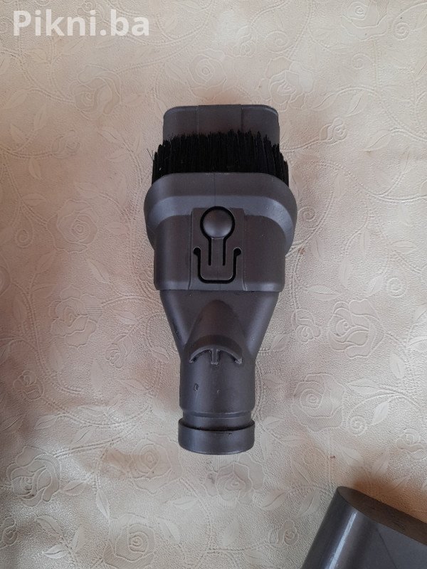 Stapni usisivac DYSON usisivaci na baterije
