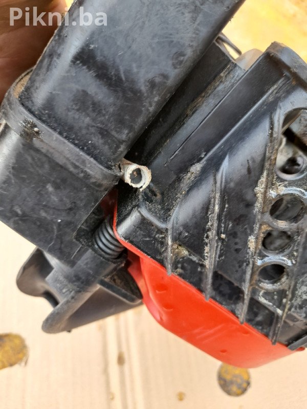 Mala motorna pila Zenoah japan motorke - Čitaj pod detaljno!