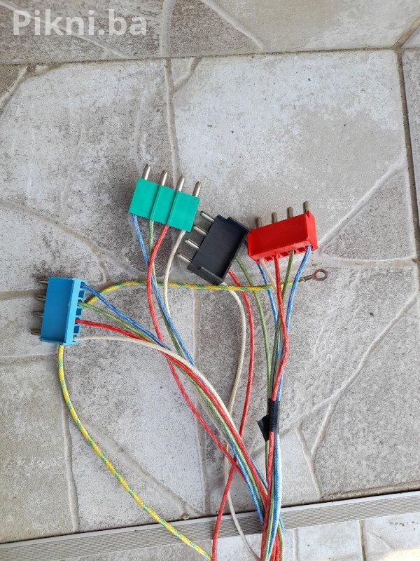 IKEA UGRADBENA ELEKTRIČNA PLOČA - ZA DIJELOVE (ISPRAVNA ELEKTRONI