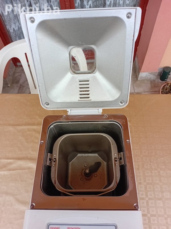 TCM Pekač Hljeba (Bread Maker) Potpuno Automatski