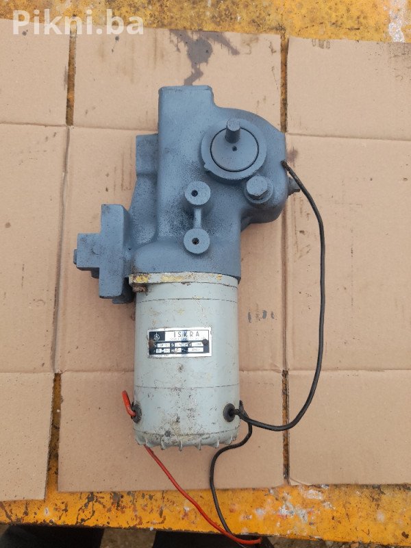 ISKRA UF-60 220v Elektro motor sa reduktorom puž elektromotori