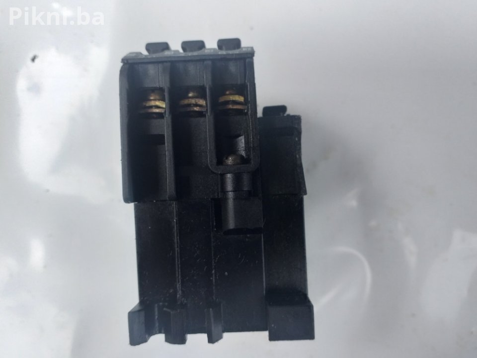 Kontaktor DANFOSS CI9 16 A 220v sklopka elektromagnetni