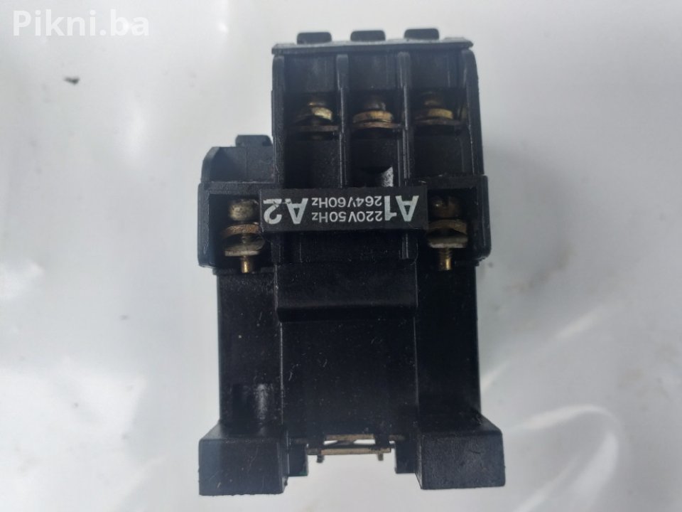 Kontaktor DANFOSS CI9 16 A 220v sklopka elektromagnetni