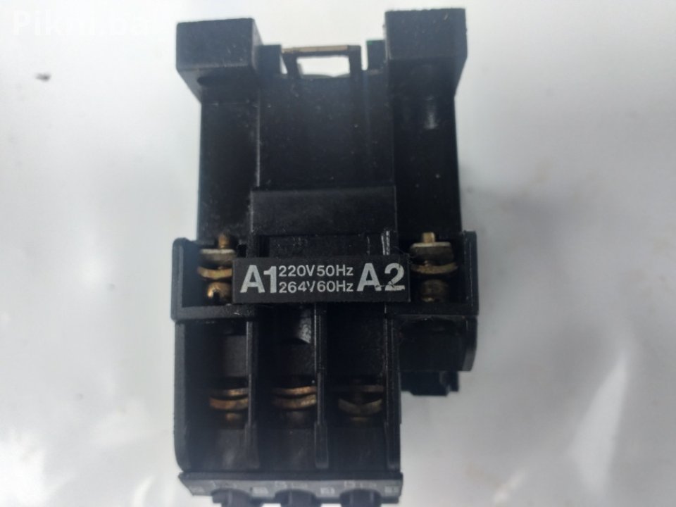 Kontaktor DANFOSS CI9 16 A 220v sklopka elektromagnetni