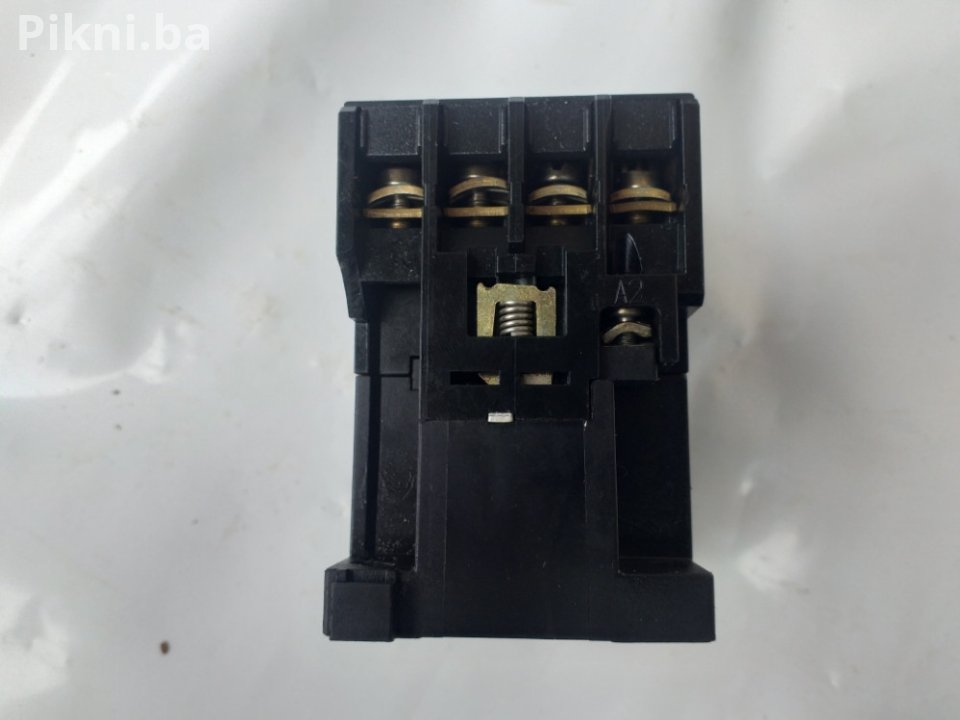 Kontaktor LOVATO BF 20.4 220v sklopka prekidac