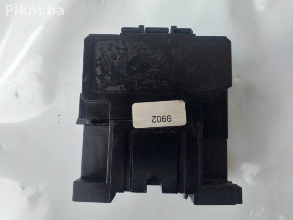 Kontaktor LOVATO BF 20.4 220v sklopka prekidac