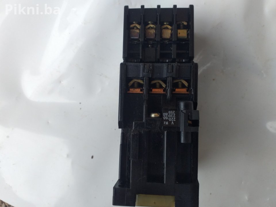 Vrhunski Industrijski Kontaktor (Sklopnik) ABB 220V 50/60Hz
