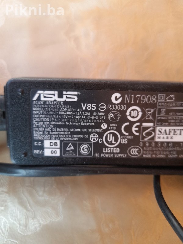 Original ASUS Punjač Adapter 19V 2.1A (40W) - Tanki džek