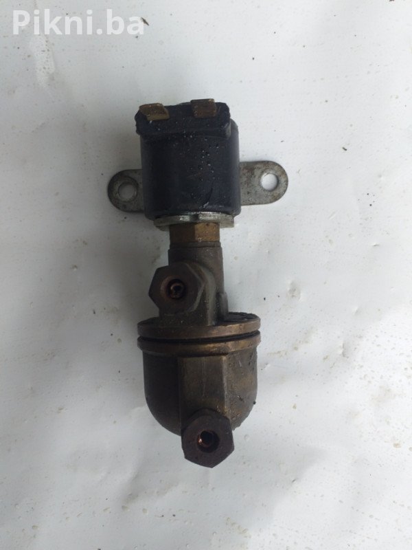 Elektromagnetni ventil 220v