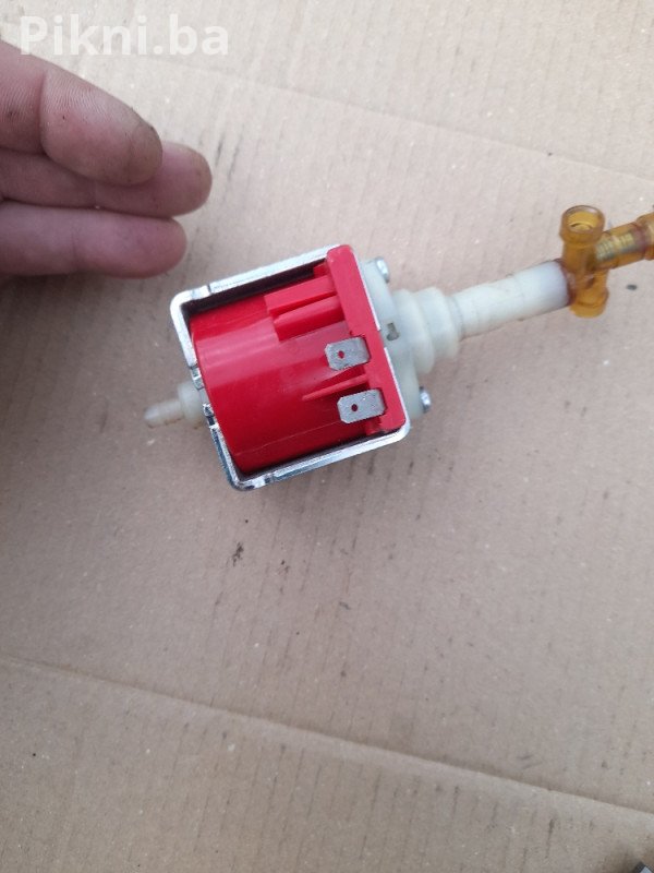 Prodajem ULKA solenoid pumpu 48W - odlična za vodu i naftu