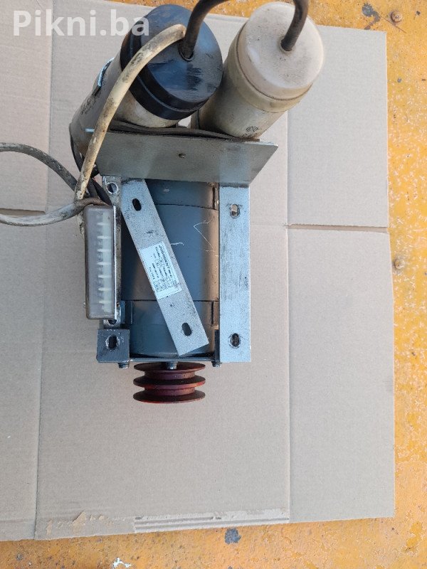 Izuzetan Elektromotor 220v - Jugodent Novi Sad ( kompresor ) 120k