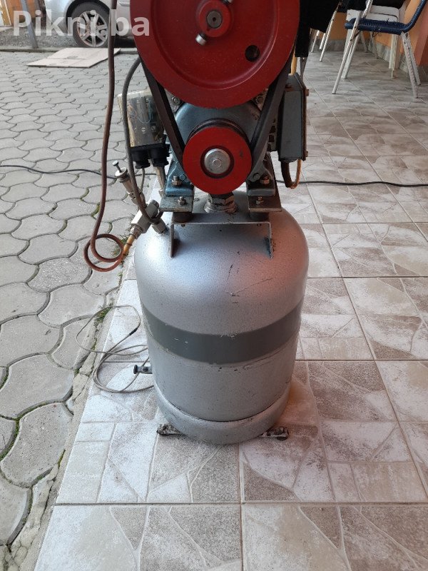Profesionalni Stomatološki bešumni kompresor jugodent novi sad