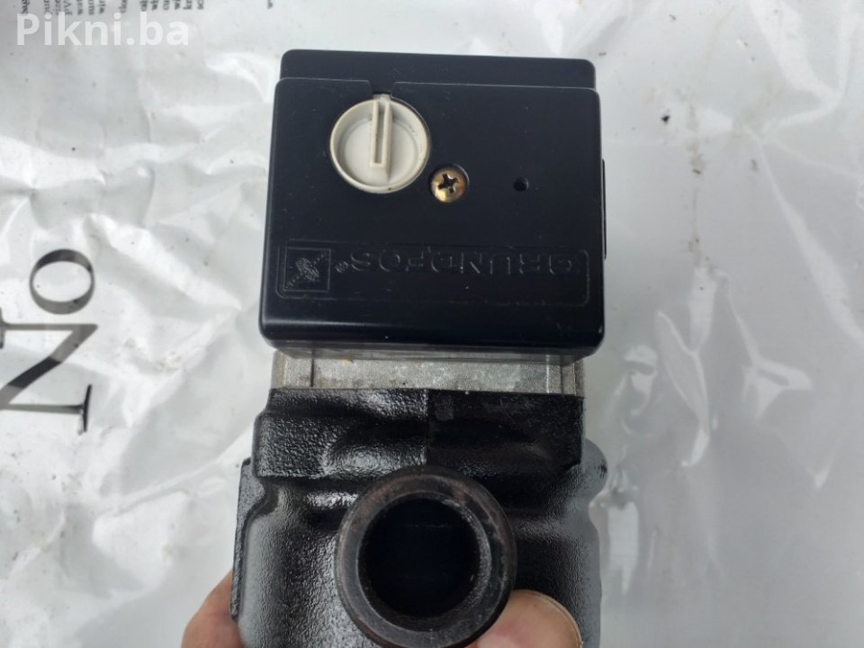 POVOLJNO! GRUNDFOS Cirkulaciona Pumpa UPS 15-50 (Za Centralno Gri