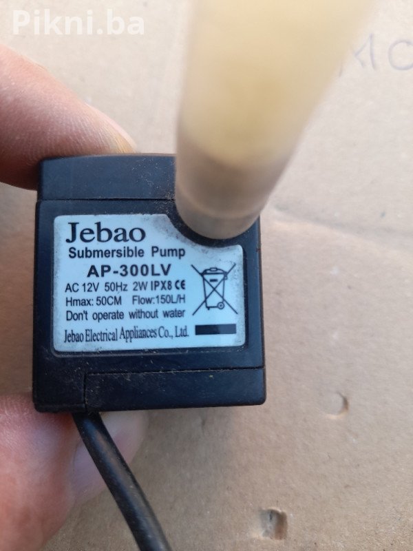 KOMPLET ZA FONTANU / AKVARIJ: JEBAO POTOPNA PUMPA AP-300LV + LED