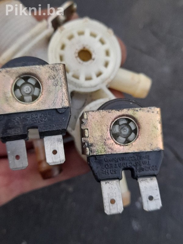 Elektromagnetni Ventil za Vodu (220V) - DVOGRANATI