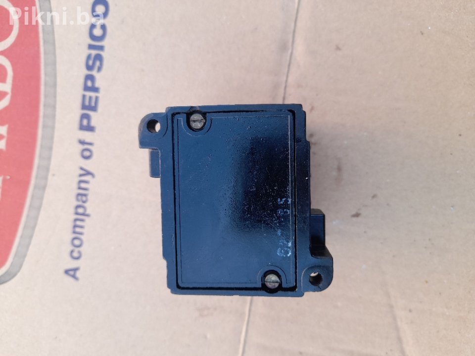 KONAKTOR / SKLOPKA SIEMENS 3TA21 (220V Špulna, Made in Germany) 45 K