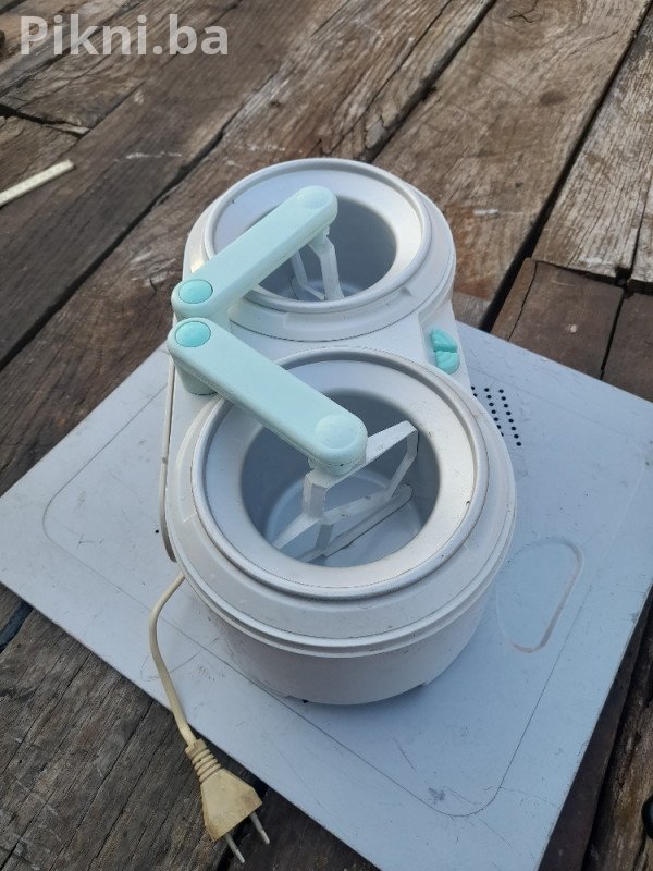 Hitna prodaja! Philips aparat za sladoled sa dve komore - samo 80