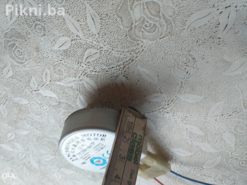 Elektro motor 220v 2w 5/6 obr sa reduktorom elektro mot