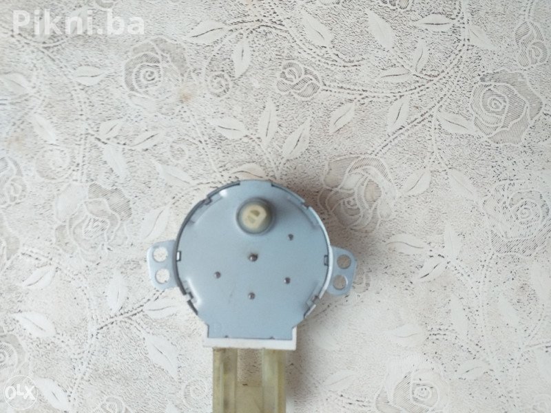 Elektro motor 220v 2w 5/6 obr sa reduktorom elektro mot