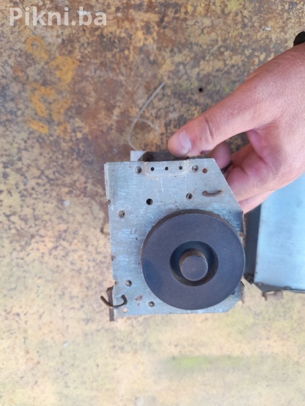 Prodajem Iskra poprečni ventilator - elektro motor elektromotori
