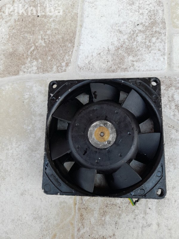 Povoljno! Ventilator turbina 220V, 9x9x3cm - Kao nov, samo 30 KM!