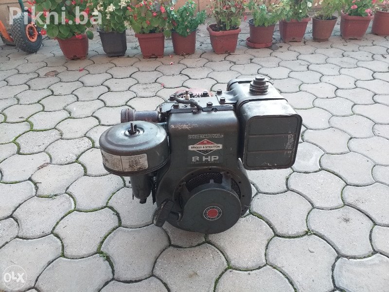 Agregat na benzin sa motorom BRIGGS & STRATTON 8HP