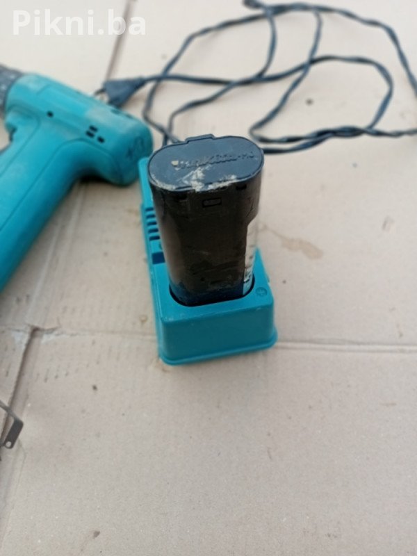 SNIŽENO! Makita 9.6V Aku Bušilica 6096D + Punjač DC9700H (Punjač