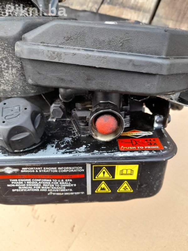 Prodajem motor od kosilice kosilice BRIGGS STRATTON - ispravan!