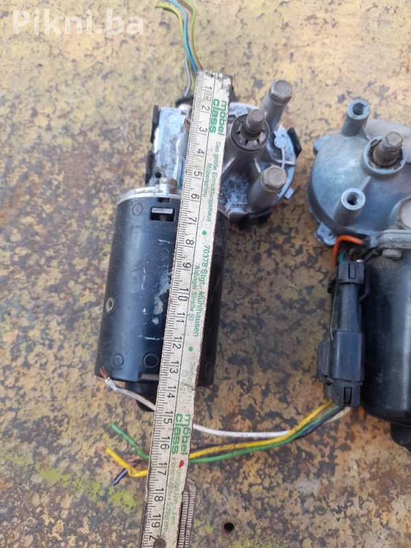 Prodaja elektro motora za auto brisače - 12V, super stanje!