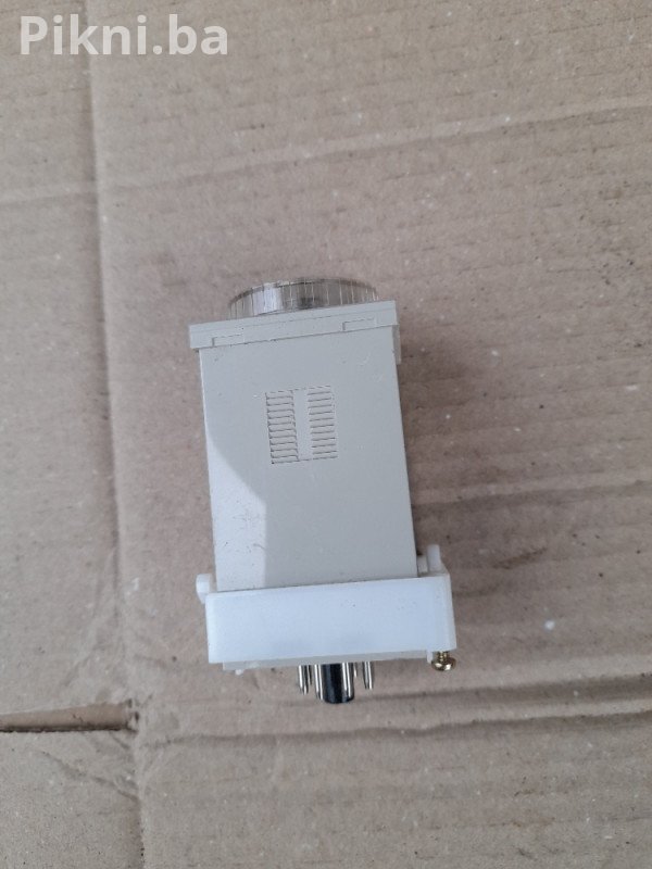 Stare unikatne makaze za šišanje Cijena po komadu dimenzije su na slikama U super stanju Mobilni telefon i viber 066/230-139