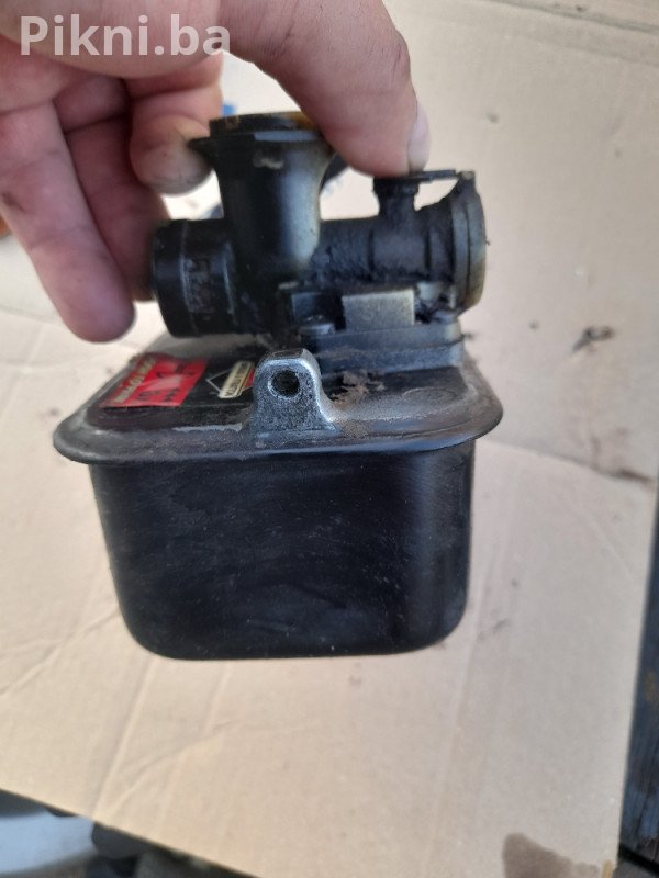 Karburator kosacice Briggs stratton Tecumsen sa rezervarom I filterom