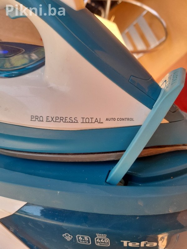 Profesionalna Tefal pegla na paru, Groupe SEB - oštećena