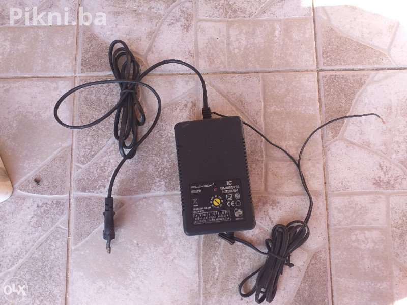PROFESIONALNI IC STABILIZIRANI AC/DC NAPONSKI ADAPTER 4.0A