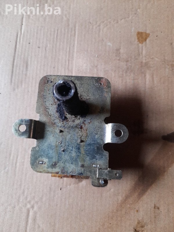 Motor sa Reduktorom za Ražanj (Rotisserie) | Električni Štednjak