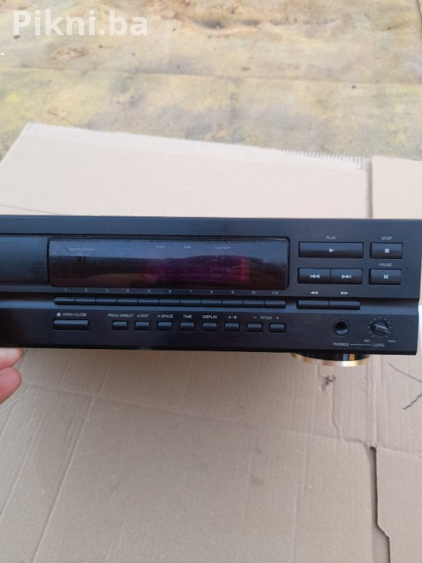 SNIŽENO! Denon DCD-695 Hi-Fi CD Plejer (NE ČITA CD) - Samo 50km!