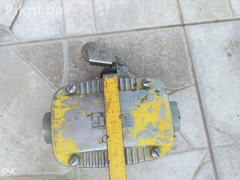 EKSTREMNO ROBUSTAN Industrijski Granični Prekidač HVLE (380V/10)