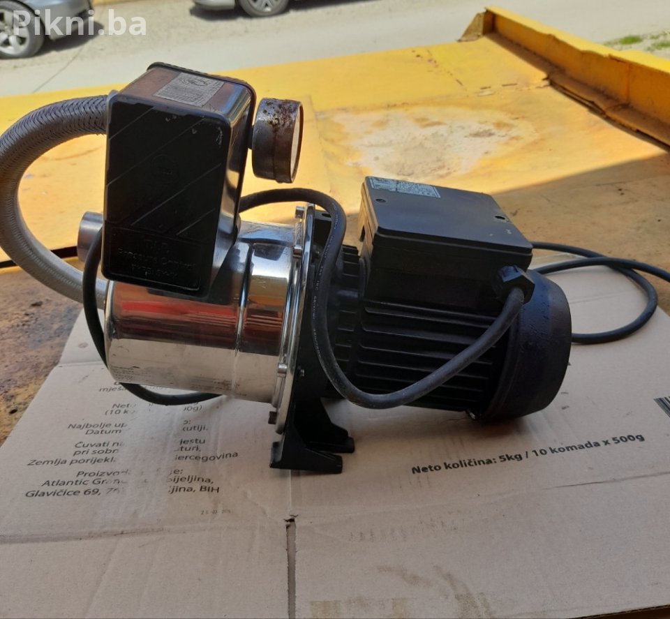 Pumpa za vodu sa sklopkom i manometrom pumpe elektromotor motor